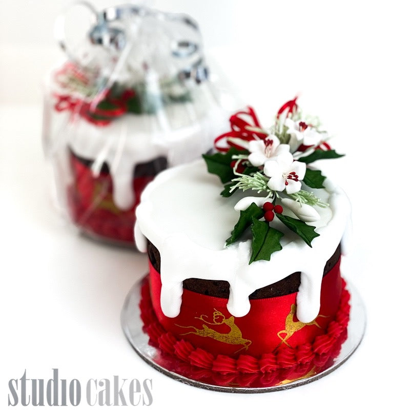 Mini Christmas Cakes - Holly Design