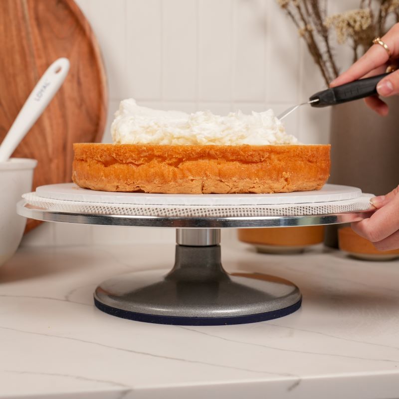 Ateco Professional Icing Turntable  Metal cake stand, Cake decorating stand,  Revolving cake stand