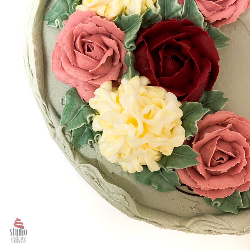 Piped Floral Wreath Cake Class